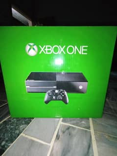 XBOX ONE 1 TB WITH BOX