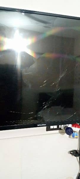 LED 43 INCH ECHO STAR PANEL DAMAGE 1