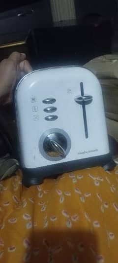 Morphy Richards toaster 0