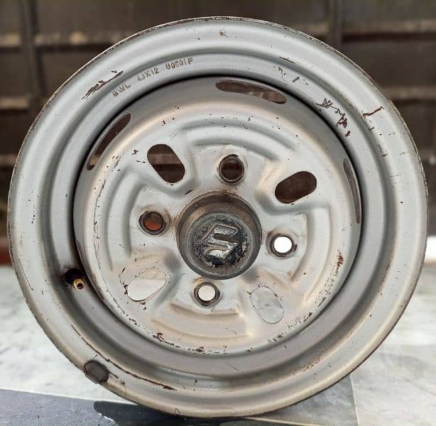 Bolan carry rims excellent condition. . 1