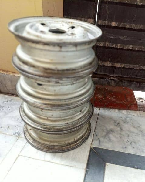 Bolan carry rims excellent condition. . 2