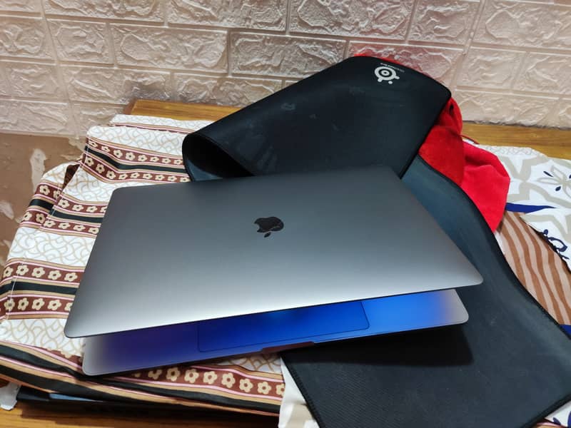 MacBook Pro 16 inch 2019 16gb/512gb 3