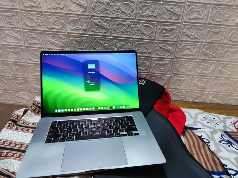 MacBook Pro 16 inch 2019 16gb/512gb 4