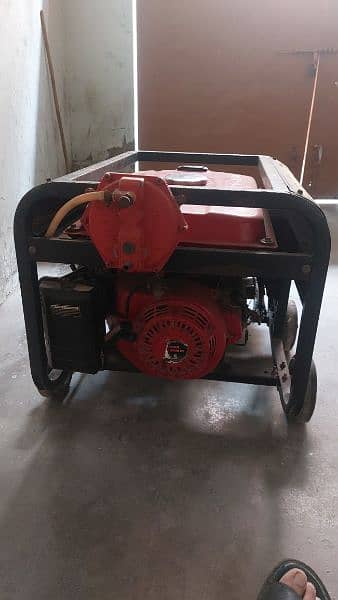 3.5 Kv Generator . Super excellent condition. 1