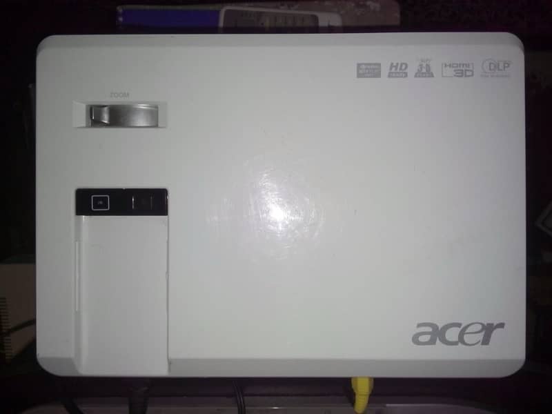 Acer H5360BD DLP Projector (3D Ready, 3200:1, 2500 Lumens) 5