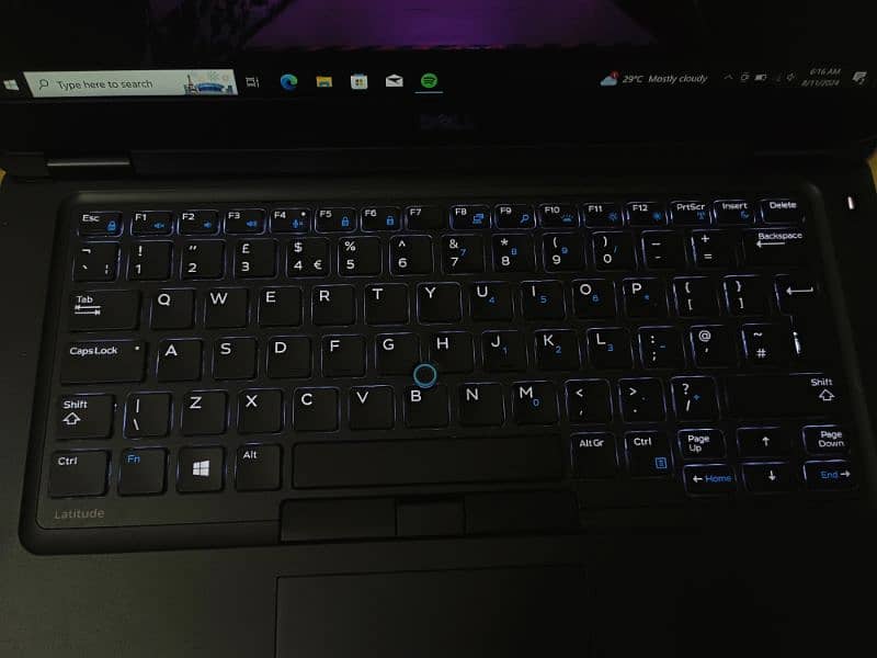 Dell Laptop in new condition 4