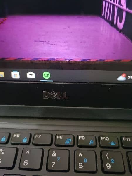 Dell Laptop in new condition 10