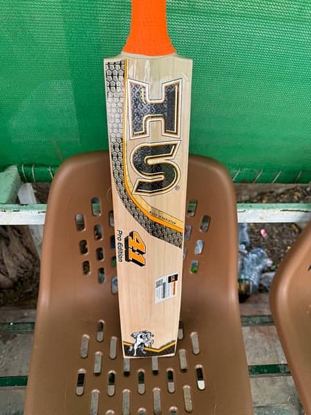 HS 41 pro Cricket Bat 4