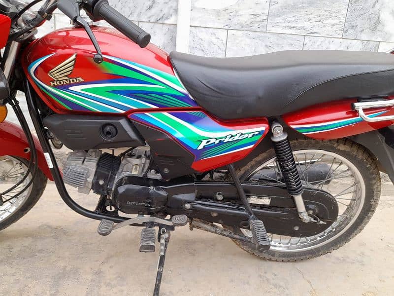 Honda pridor 100 Red clr 2