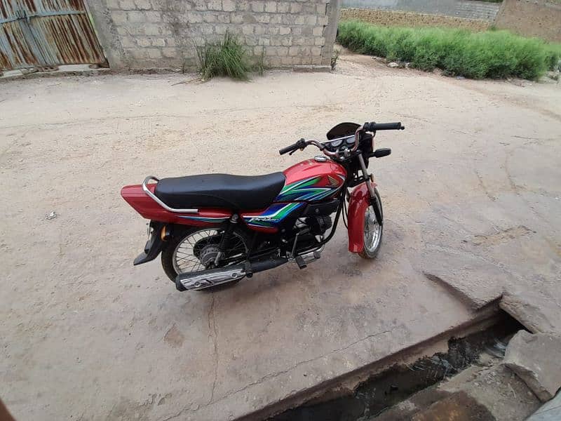 Honda pridor 100 Red clr 5