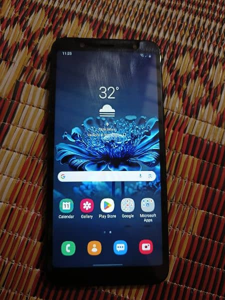 galaxy j8 19