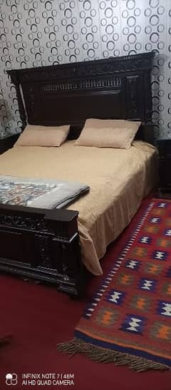 king size Bed and Dressing table for sale