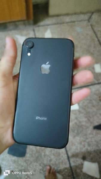 iPhone XR balck 128 GB 3