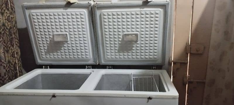 Dawlance 2 door freezer 1