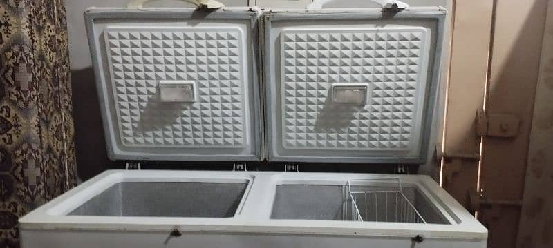 Dawlance 2 door freezer 3