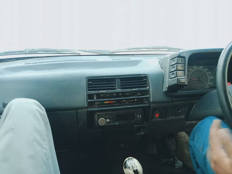 Suzuki Khyber 1992 3