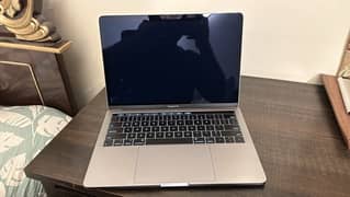 Macbook Pro 2019 LCD Damaged