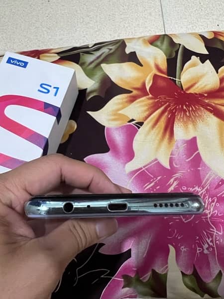 VIVO S1 4/128 OFFICIAL PTA APPROVED WITH ORIGINAL BOX 1