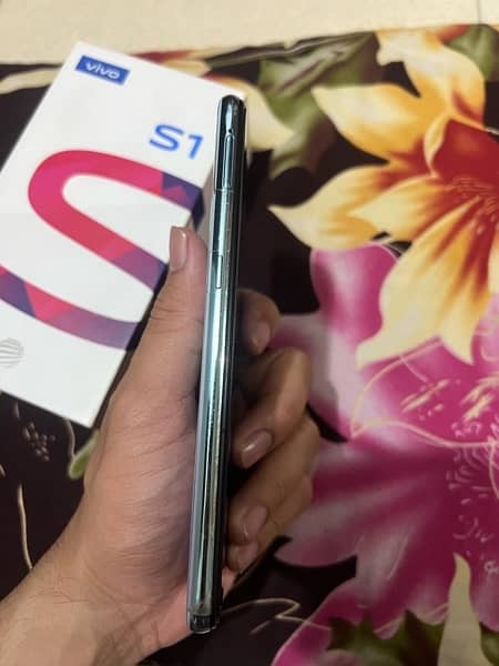 VIVO S1 4/128 OFFICIAL PTA APPROVED WITH ORIGINAL BOX 3