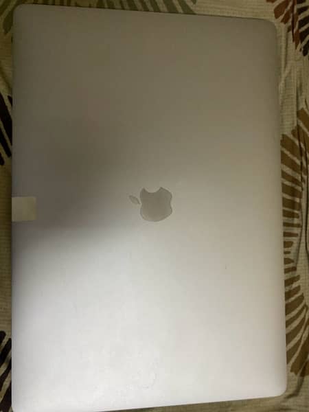 MacBook Pro 2019 16" - i7, 16GB RAM, 512GB SSD - (Damage) 4