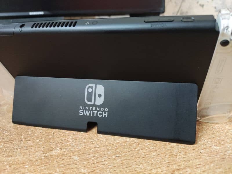 Nintendo Switch OLED - Jailbroken - 128GB - Full Accessories - New Con 6