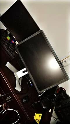 Dell 22 inch 1080p gaming monitor.