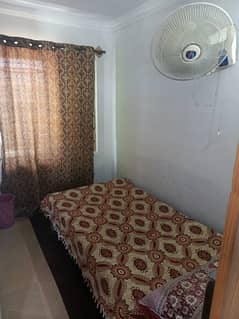 Furnished Mumty room Only Job person male