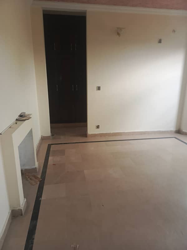 Marble flooring 40x80 Upper portion For Rent 10