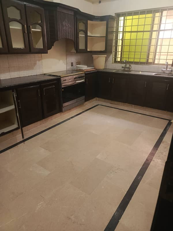 Marble flooring 40x80 Upper portion For Rent 24