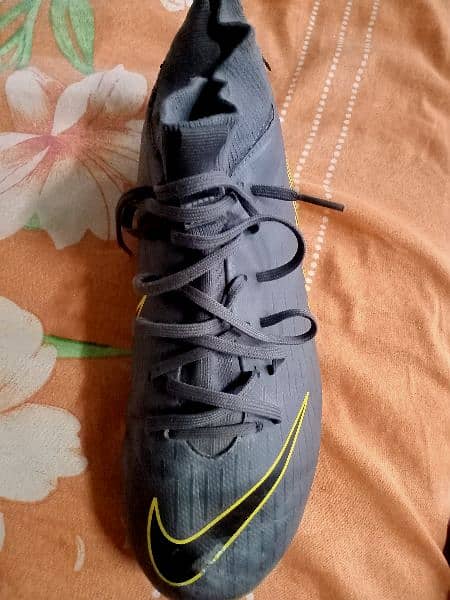 Nike (Mercurial) 2