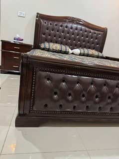 king size Wooden bed set without mattress condition 10/10