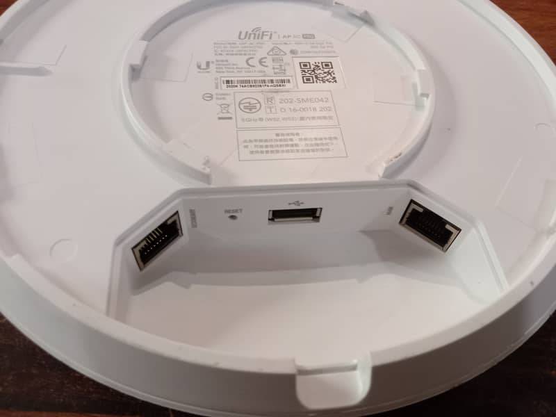 Ubiquiti UniFi AP-AC-PRO | UAP-AC-PRO | Access Point (Branded Used) 14