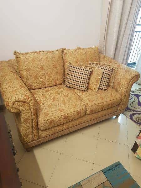 2 Seater Victorian Sofa 0