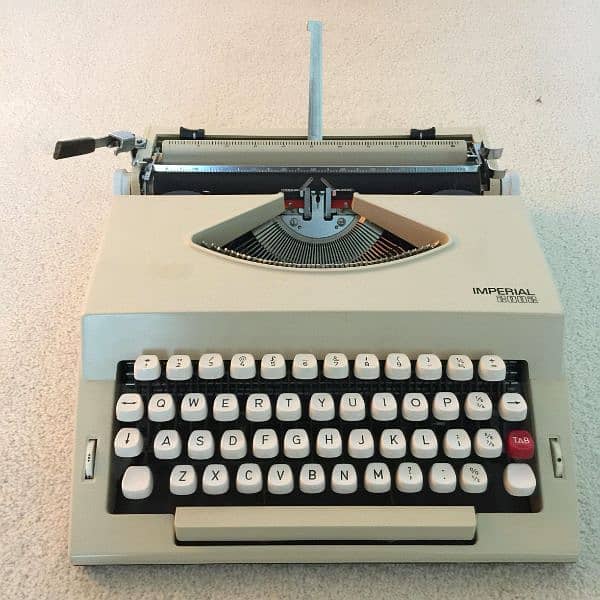 Supreme Design Imperial 2002 portable typewriter 2