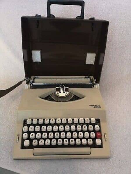 Supreme Design Imperial 2002 portable typewriter 4