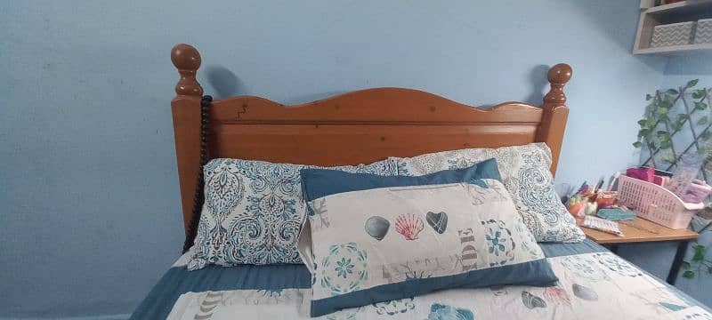 Queen size used bed wooden frame for sale 2