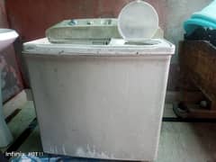 Washing Machine with Spinner