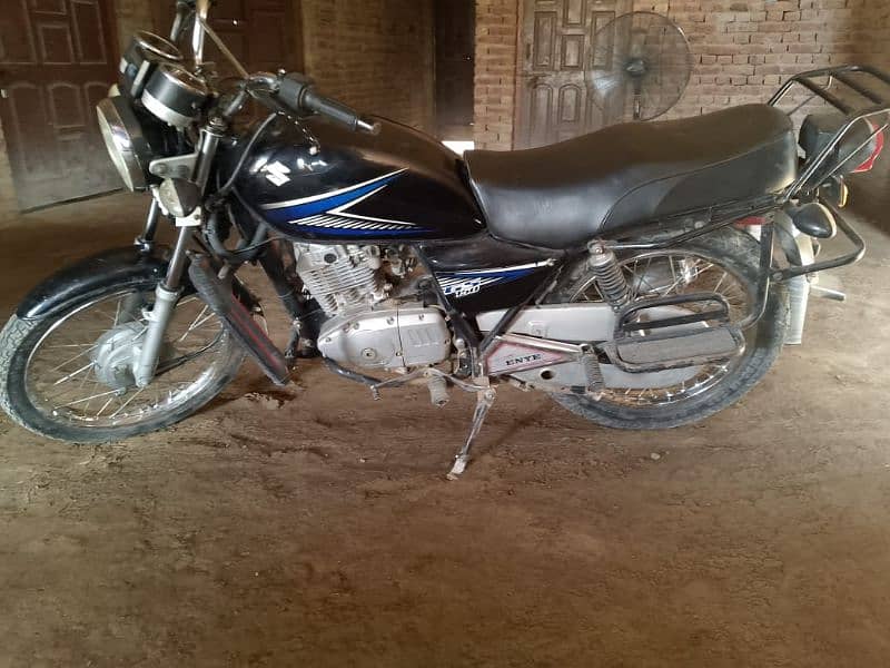 Suzuki GS150 3