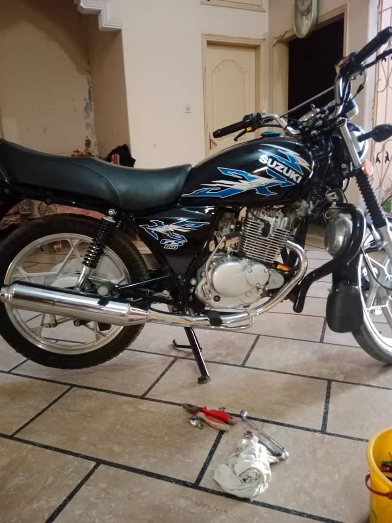 Suzuki CG 150 bike 1