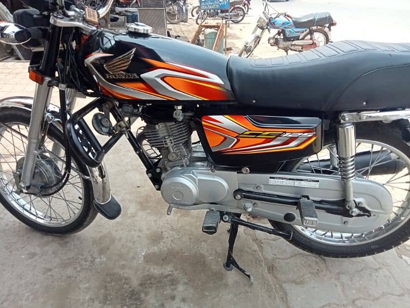 Honda CD 125 2022 Model. just 6000KM drive 5