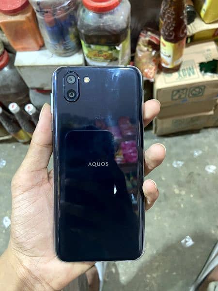 Aquos r2 new condition 10/10 non pta all ok no problem 4