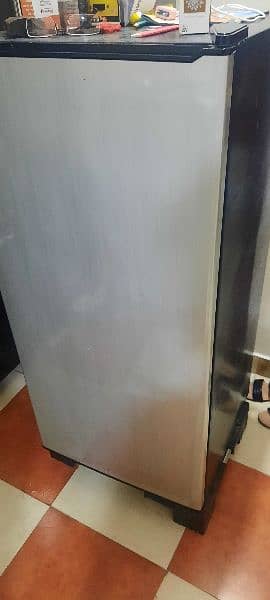 Dawlance Room Fridge/Refregerator/Large Room Fridge Model:9106 3