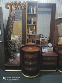 Bedset with sides table and dressing table