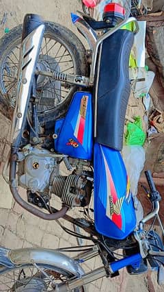 Honda 125 2002model  tanky tapy for sale