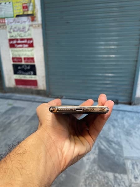 iPhone 11 Pro 256gb gold 2