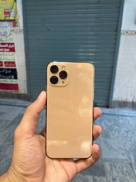 iPhone 11 Pro 256gb gold 5