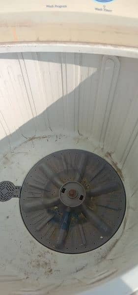 washing machine is very good condition. 4