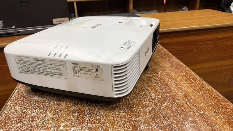 multimedia projector available in stock 8