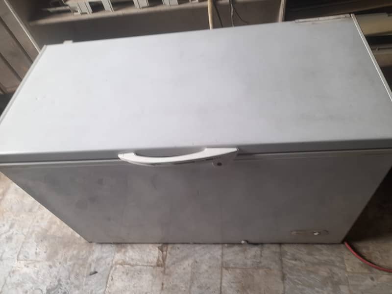 Dawlence Deep Freezer for sale in good condition 0