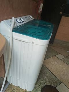 Haier semi automatic washing machine 10kg just few days used